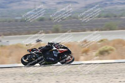 media/Oct-05-2025-CVMA (Sun) [[beeef4f201]]/Race 10-Formula Lightweight Twins Shootout/